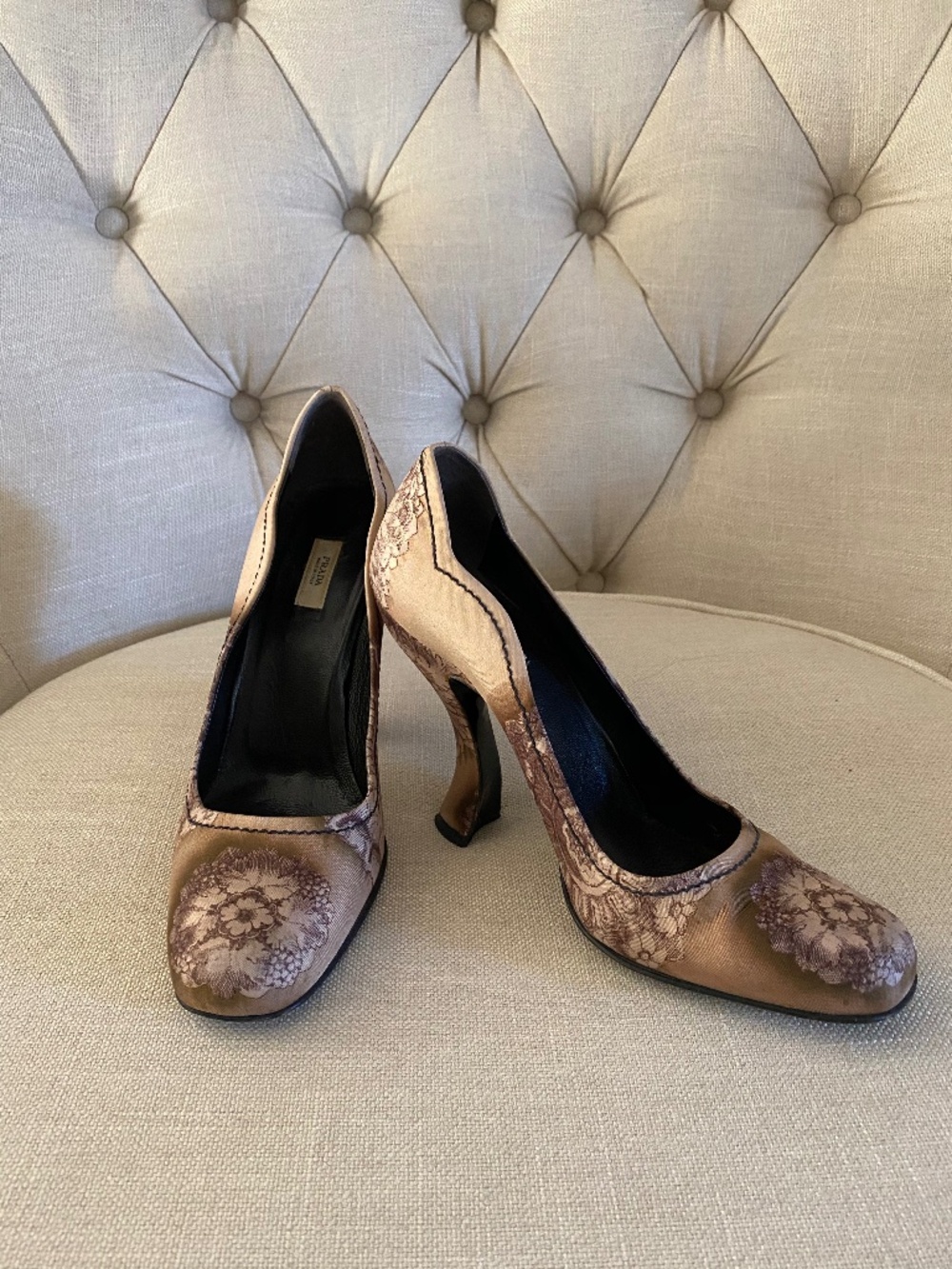 Prada CALZATURE DONNA Twill Rosoni Floral Sculpted Curve Heel Vintage Pumps